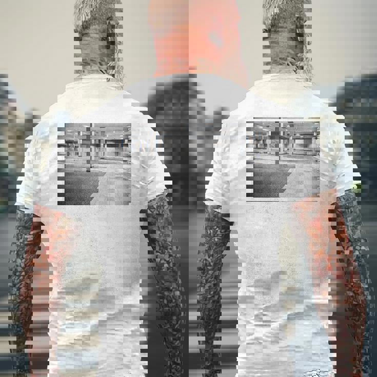 Liminalpaces バックプリントaporwave バックルーム パステルゴス メンズTシャツ バックプリント 高齢者への贈り物