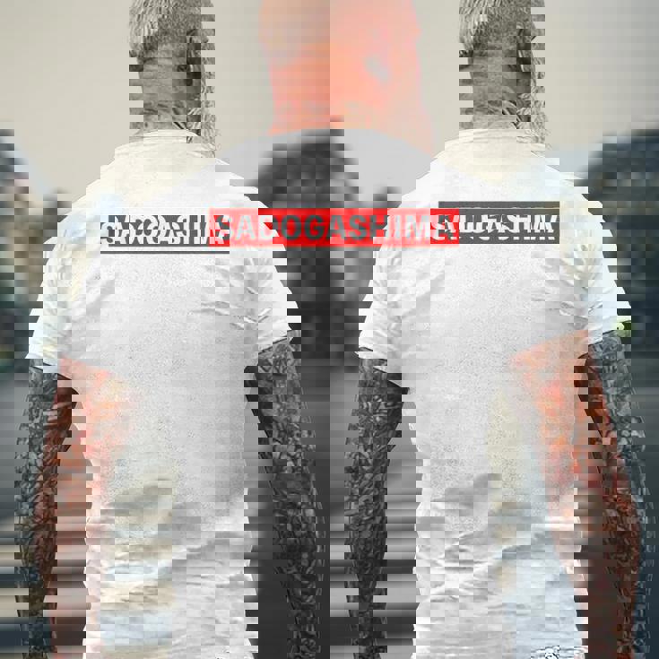 Sadogashima 佐渡島（レッドライン）【47都道府県・市区町村】ジモtティ 地元愛 グッズ お土産 面白い メンズTシャツ バックプリント 高齢者への贈り物