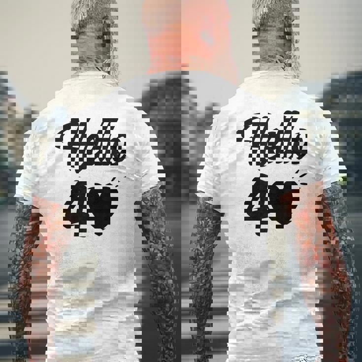 こんにちは40歳 40歳 40歳 誕生日 四十歳 母 メンズTシャツ バックプリント 高齢者への贈り物