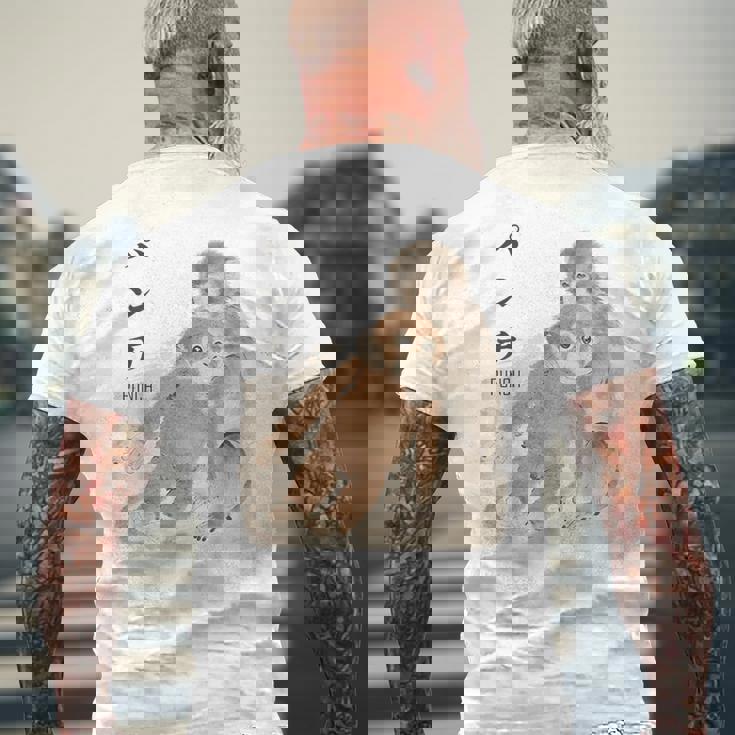 オランウータンのぬいぐるみ。 メンズTシャツ バックプリント 高齢者への贈り物