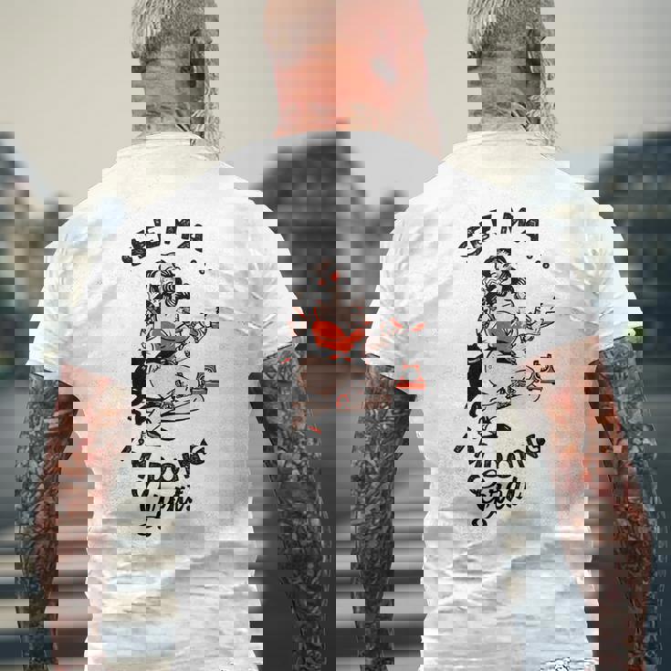 ファニー タトゥー ロカビリー ピンナップ ウィスキー 猫と一緒に飲む メンズTシャツ バックプリント 高齢者への贈り物
