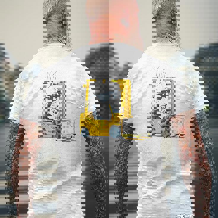 フォークリフト オペレーター フォークリフト ドライバー 物流 うさぎ イースター メンズTシャツ バックプリント 高齢者への贈り物