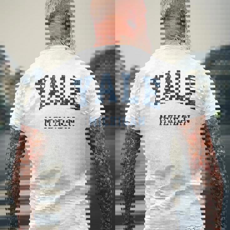 ミシガン州イェールミシガン州ヴィンテージアスレチックスポーツデザイン メンズTシャツ バックプリント 高齢者への贈り物