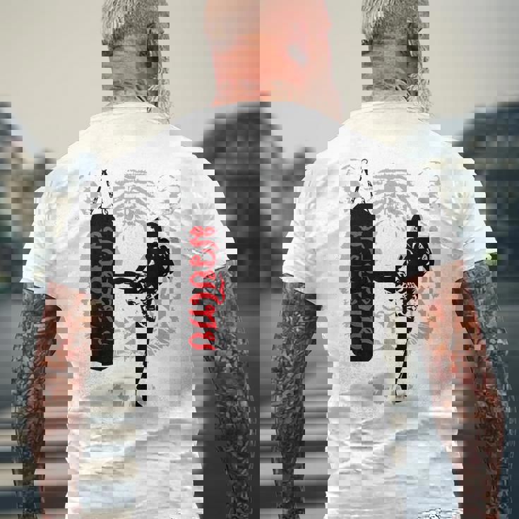 ムエタイ 格闘技 タイ ボクシング コーチ 恋人へのギフト メンズTシャツ バックプリント 高齢者への贈り物