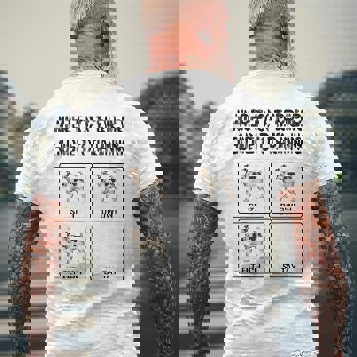 ワイヤーフォックステリアガイド 犬の服従を訓練する メンズTシャツ バックプリント 高齢者への贈り物