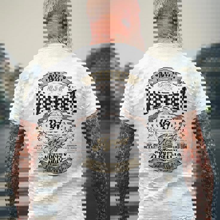 ヴィンテージ還暦伝説 1967年1月 60歳の贈り物 メンズTシャツ バックプリント 高齢者への贈り物