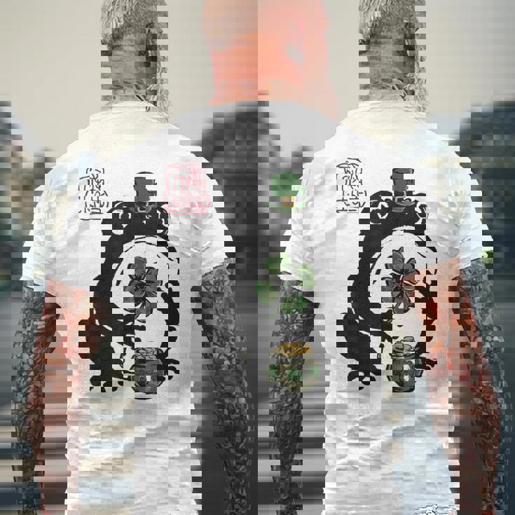 不機嫌そうなカエル 面白い 聖パトリックデー クローバーリーフ アニメ 日本語 メンズTシャツ バックプリント 高齢者への贈り物