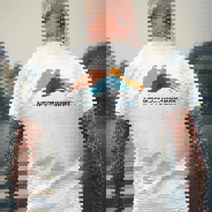 宗教神学 Life Is A Journey 宗教への旅 メンズTシャツ バックプリント 高齢者への贈り物