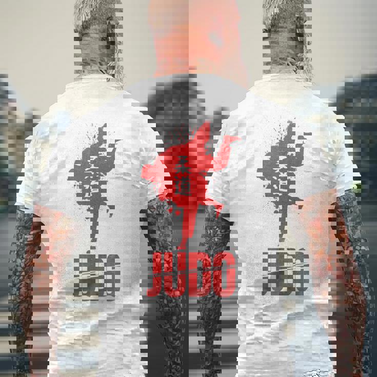 柔道着のクールな柔道tシャツ。 メンズTシャツ バックプリント 高齢者への贈り物