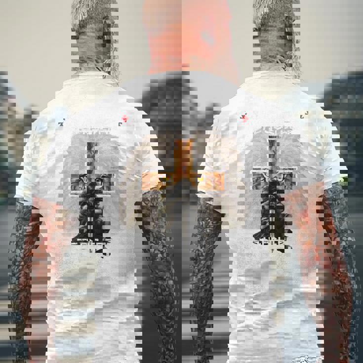 祈り 戦士 ライオン ユダ グラフィック クリスチャン クロスバック プリント メンズTシャツ バックプリント 高齢者への贈り物