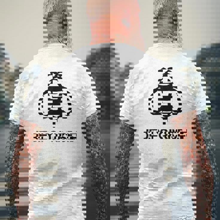 蜂 ユアセルフ 養蜂家 蜂蜜 ギフト メンズTシャツ バックプリント 高齢者への贈り物