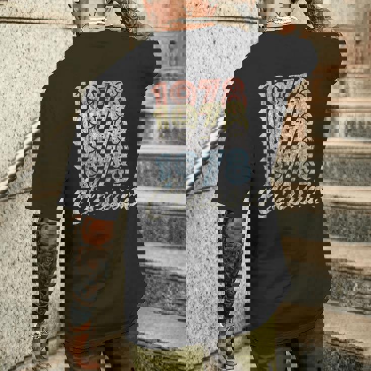 1978年 クラシック ヴィンテージ レトロ スタイル Born In 1978 メンズTシャツ バックプリント 彼への贈り物