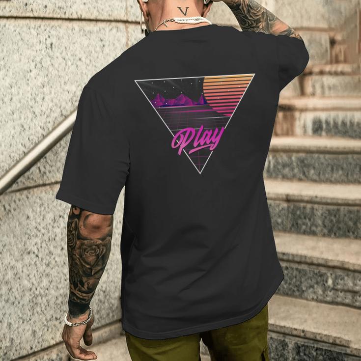 1980年代ynthwave ギフトtシャツ ゲーマーtシャツ レトロスタイリング メンズTシャツ バックプリント 彼への贈り物