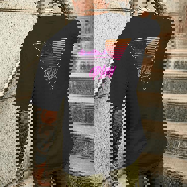 1980年代ynthwave ギフトtシャツ ゲーマーtシャツ レトロスタイリング メンズTシャツ バックプリント 彼への贈り物