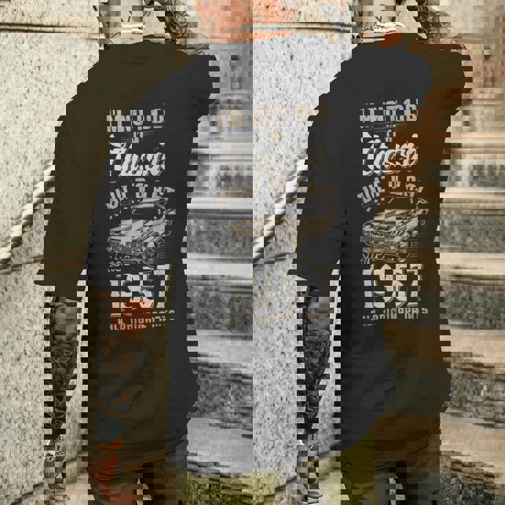 69歳の誕生日 1957年生まれのクラシックカー メンズTシャツ バックプリント 彼への贈り物