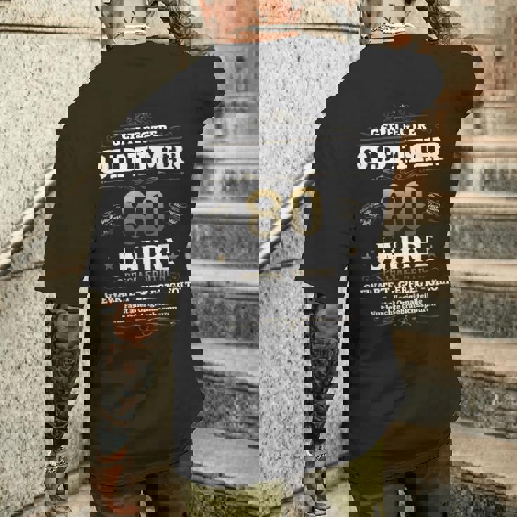 80 歳の誕生日 男性 オールドタイマー ヴィンテージ 1946 面白い メンズTシャツ バックプリント 彼への贈り物