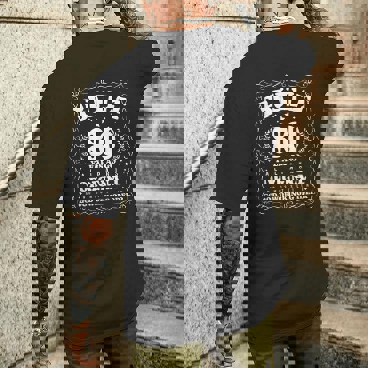 80年前に建てられたヴィンテージファニー80歳の誕生日。 メンズTシャツ バックプリント 彼への贈り物