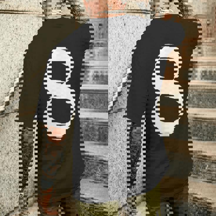 8番目 古英語の中世スタイルの8番 メンズTシャツ バックプリント 彼への贈り物