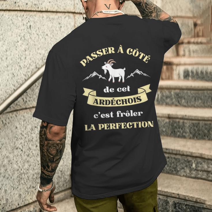 Ardéchois Perfection Humour Ardèche Homme Chèvre Drôle T-shirt imprimé au dos Cadeaux pour lui