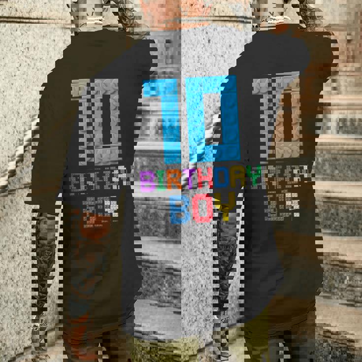 Building Bricks 10歳の誕生日 男の子 10年 マスタービルダー メンズTシャツ バックプリント 彼への贈り物