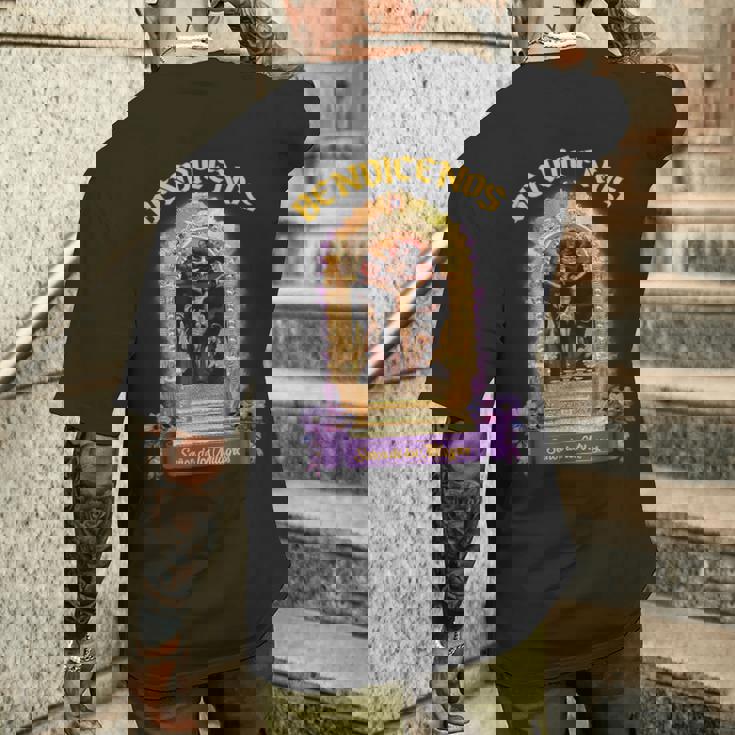 Eleñor De Los Milagros Is The Patron Of Peruvian Lima Peru メンズTシャツ バックプリント 彼への贈り物