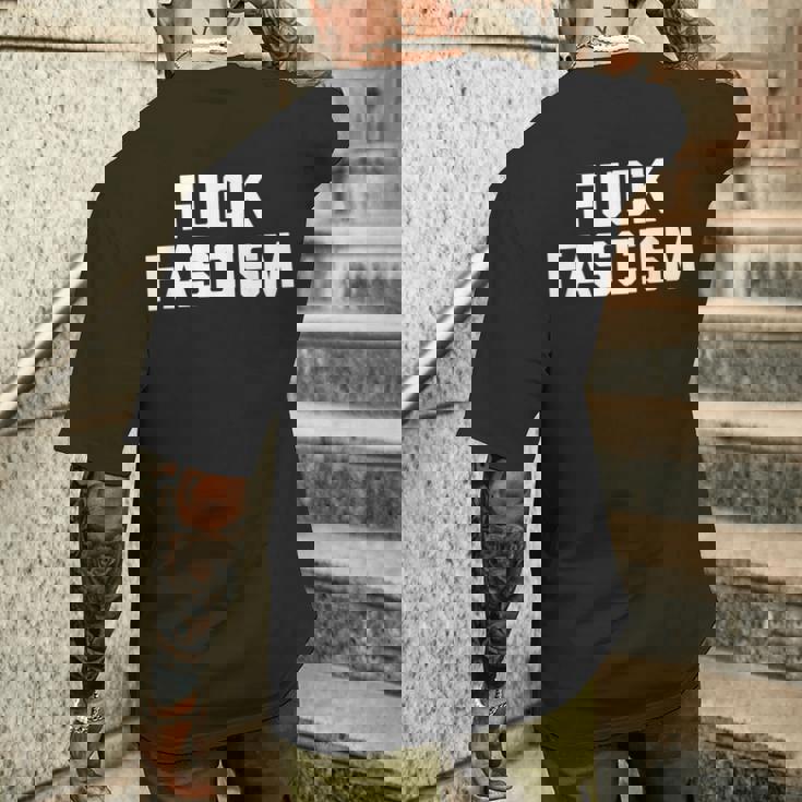 Fuck Fascism 面白い 言って クール ノベルティ 政治 メンズTシャツ バックプリント 彼への贈り物