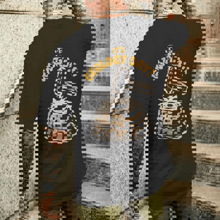 Geology Day Rocks Science Earth Fossil Student Geologist Men's Back Print T-Shirt Gifts for Him