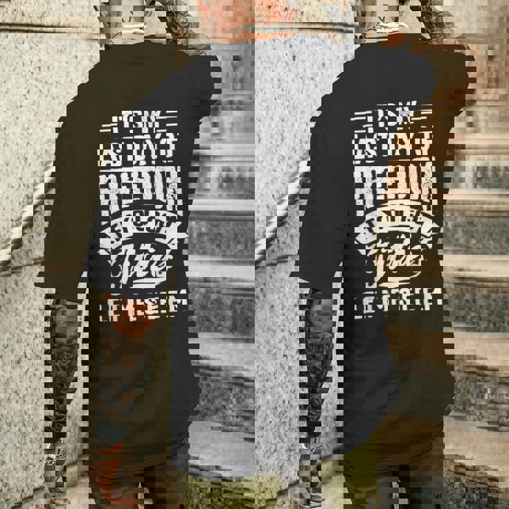 Got Titties バチェラーパーティー スタッグ グルーム ギャグ メンズ ファニー メンズTシャツ バックプリント 彼への贈り物