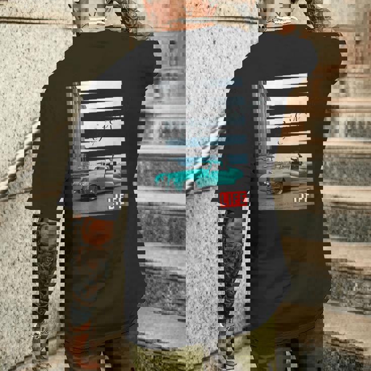 Life Picture Collection モデルと自動車 ／ エッフェル塔（1） メンズTシャツ バックプリント 彼への贈り物