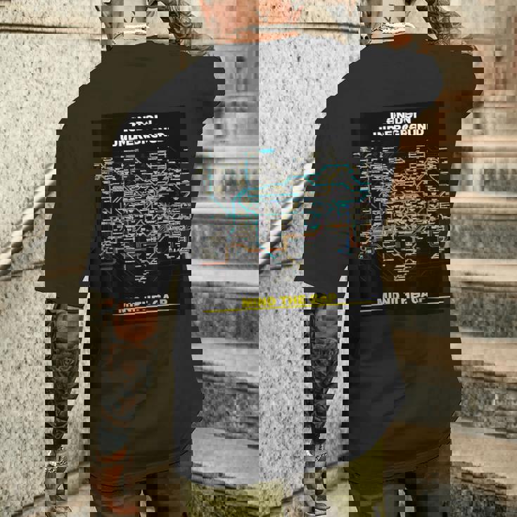 London Underground Mind The Gap Map England Uk 電車管 メンズTシャツ バックプリント 彼への贈り物