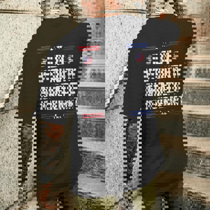 I Love My Country Ashamed Of My Government Usa 愛国的 メンズTシャツ バックプリント 彼への贈り物