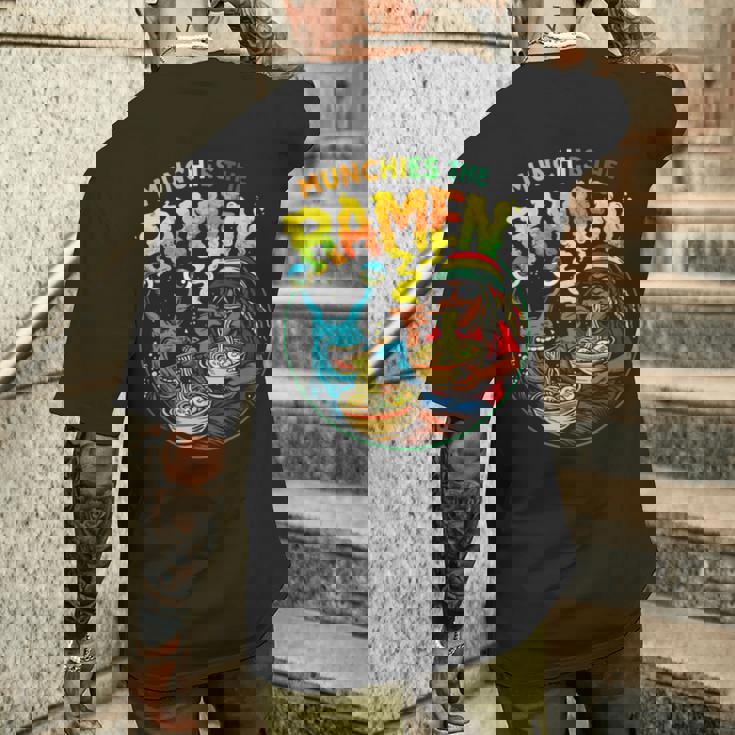 Munchies ラーメンを食べるエイリアン ドレッドヘアアート メンズTシャツ バックプリント 彼への贈り物