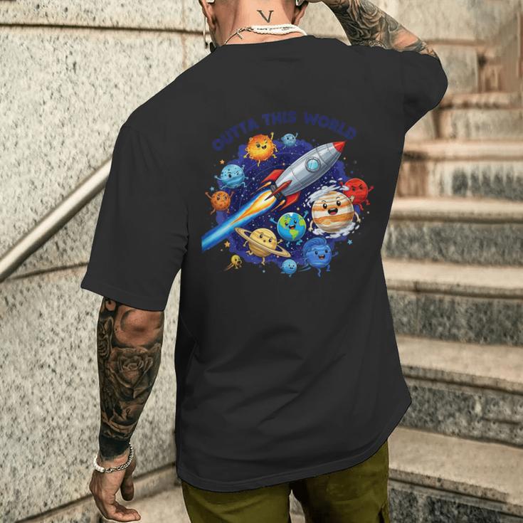 Outta This World かわいい惑星宇宙好き、宇宙飛行士銀河 メンズTシャツ バックプリント 彼への贈り物