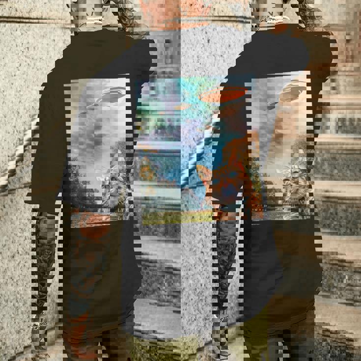 Ufo付き猫セルフィー メンズTシャツ バックプリント 彼への贈り物