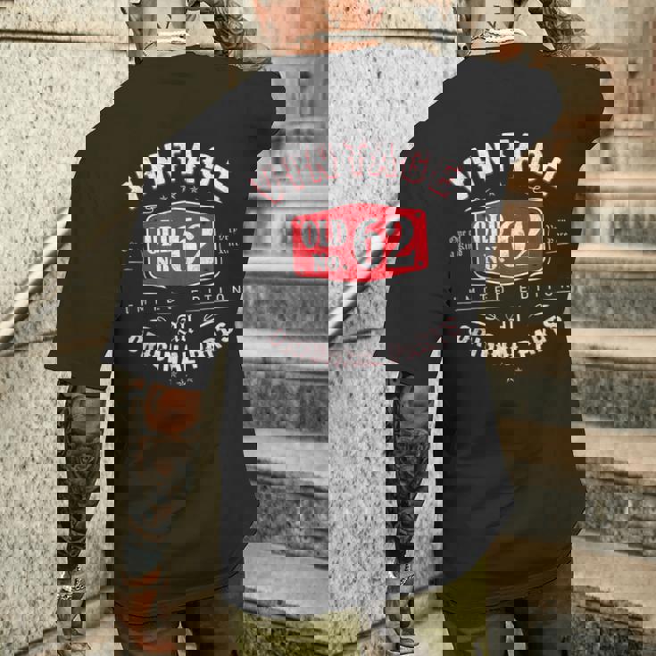 Vintage 1960 ヴィンテージ 1960年生まれ 62歳の誕生日ギフトアイデア 62歳 メンズTシャツ バックプリント 彼への贈り物