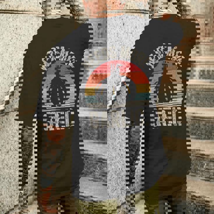 Vintage Retro Needs More ガーリック ガーリック ニンニク科医 クックシェフ メンズTシャツ バックプリント 彼への贈り物