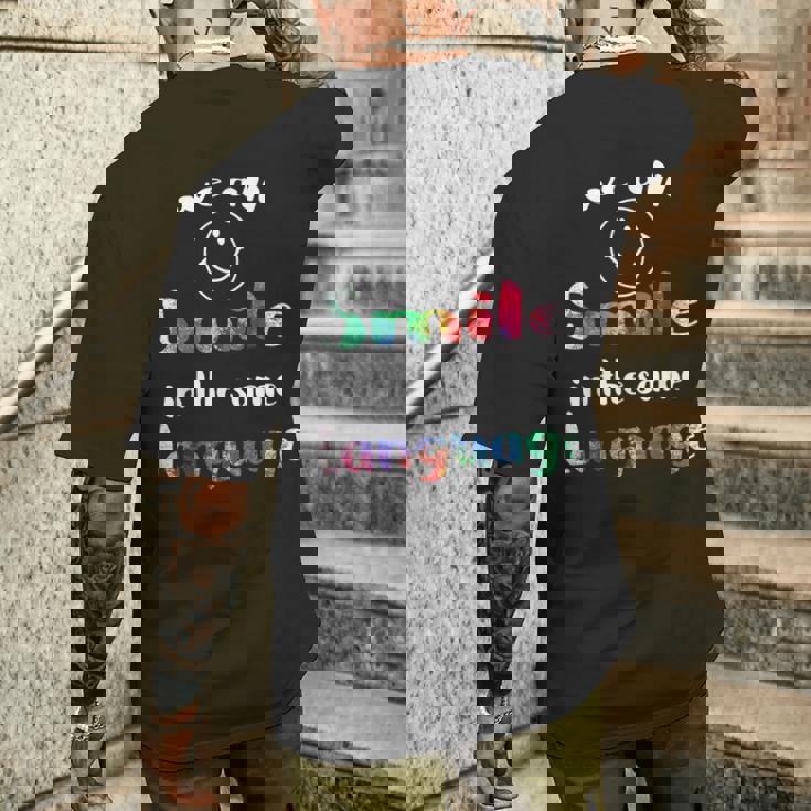 We Allmile In Theame Language かわいい 平等 スマイル メンズTシャツ バックプリント 彼への贈り物