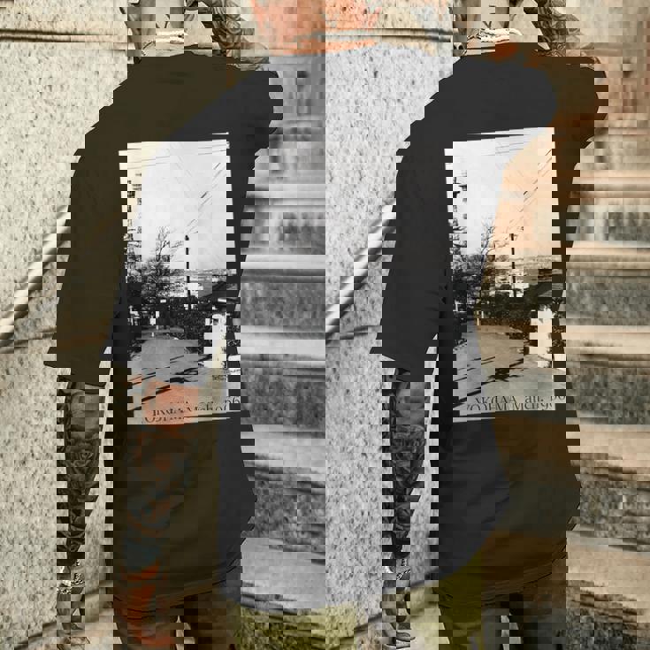 Yokohama Yamashita Pier 1966年3月 モノクローム写真 メンズTシャツ バックプリント 彼への贈り物