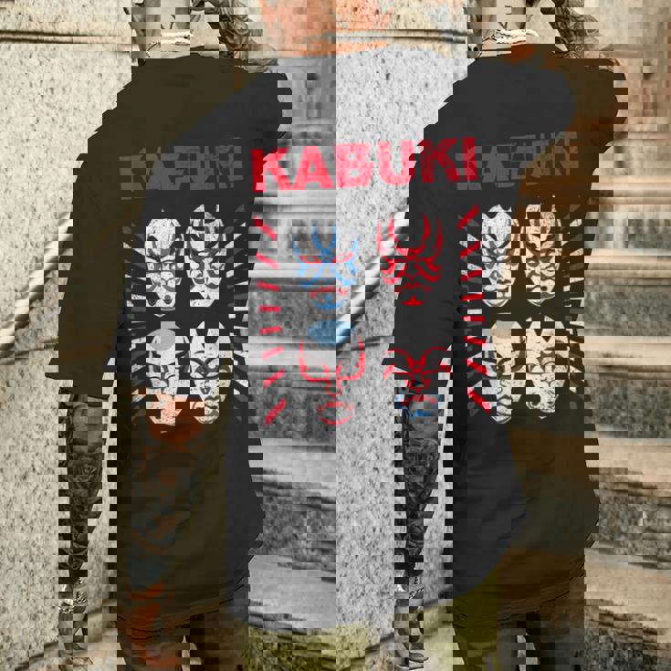 【歌舞キッス！架空の 歌舞伎メイク ロック バンド】グラムロック ヘビメタ ツアー 音楽 面白 おもしろ ネタ 衣装 メンズTシャツ バックプリント 彼への贈り物