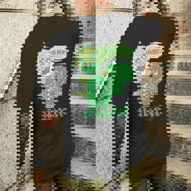 おじいちゃんシャーク・レトロ・ベイシャーク・サメもぞくプレゼント・キッズ・メンズ・ウーマンズ メンズTシャツ バックプリント 彼への贈り物