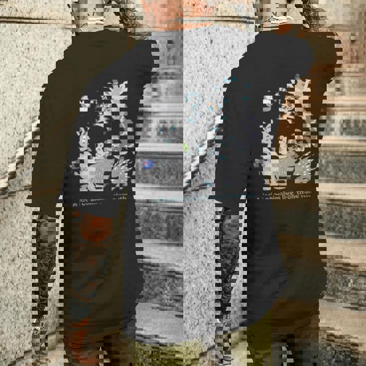 みんなの地球 アニマル キリン カンガルー カピバラ クアッカワラビー ワオキツネザル ハリネズミ メンズ レディース メンズTシャツ バックプリント 彼への贈り物