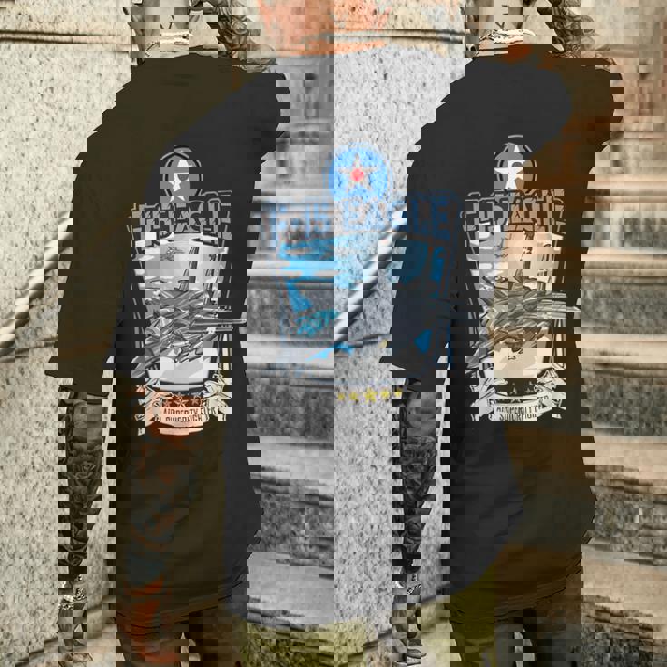 アメリカ空軍の航空機戦闘機f15イーグルのプレゼント メンズTシャツ バックプリント 彼への贈り物