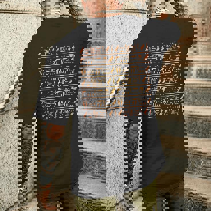 エジプトパターン ホルスの目 ヒエログリフ ファラオ アヌビス アンク メンズTシャツ バックプリント 彼への贈り物