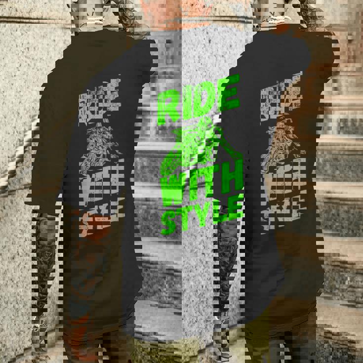 オートバイファンのためのスタイルヴィンテージ引用で乗る メンズTシャツ バックプリント 彼への贈り物