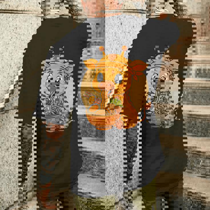 カワイイキリン食べるラーメングラフィック 日本のキリングラフィック メンズTシャツ バックプリント 彼への贈り物