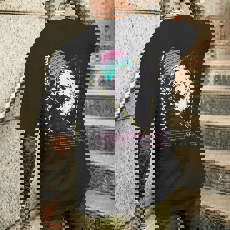 カール・マルクス 共産主義 共産主義 ヴェイパーウェーブ 美学 レトロ 80年代 メンズTシャツ バックプリント 彼への贈り物