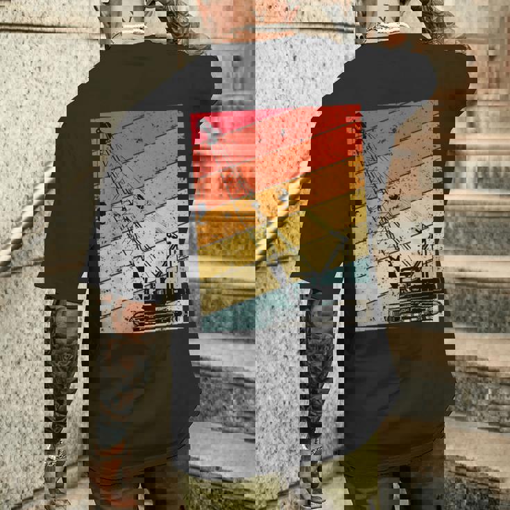 クレーン オペレーター 重機 おもしろい 建設 クレーン メンズTシャツ バックプリント 彼への贈り物