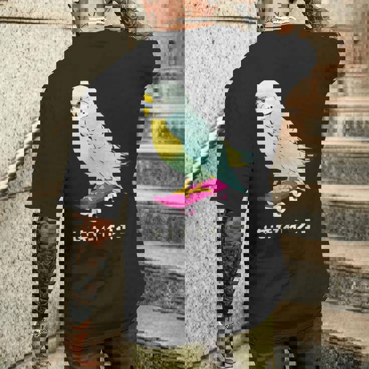 セキセイインコ インコ 鳥 スケートボード かわいい イラスト 手書き セキセイインコ好き 鳥好き おもしろ メンズTシャツ バックプリント 彼への贈り物