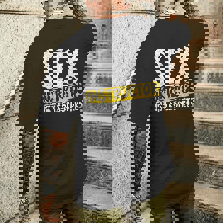 セックス教師のためのセックスインストラクター メンズTシャツ バックプリント 彼への贈り物