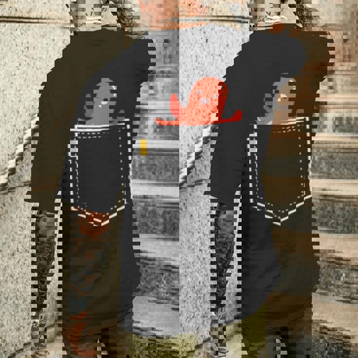 タコ ウインナー タコ 勝者 食べ物 イラスト ポケット デザイン かわいい 面白い 長袖tシャツ メンズTシャツ バックプリント 彼への贈り物